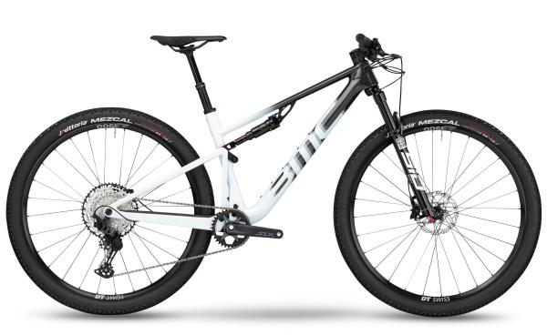 BMC Fourstroke THREE Carbon / White M